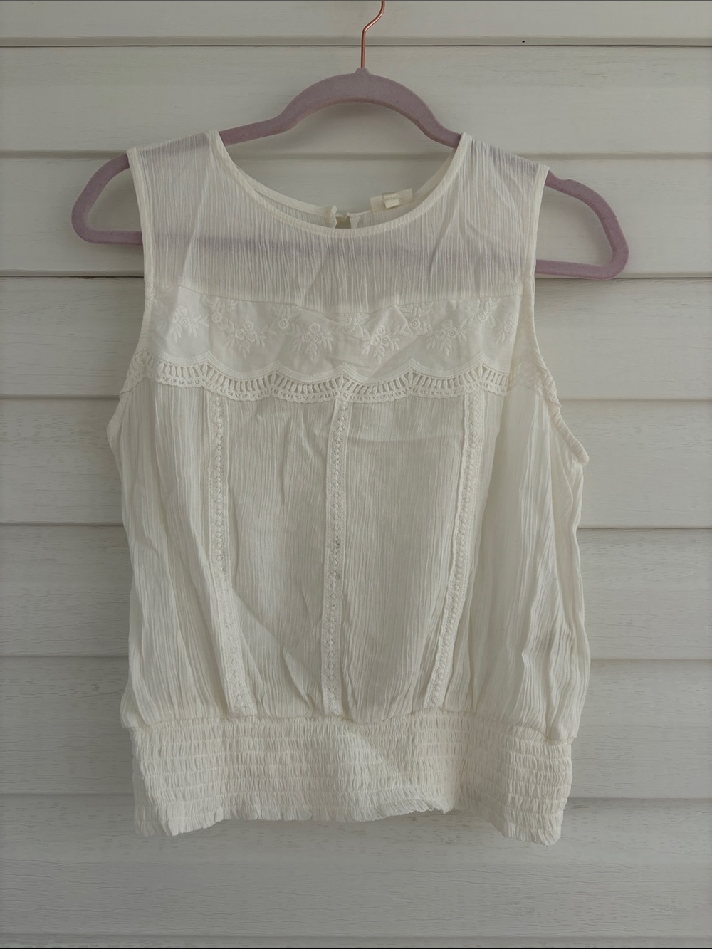 Elegant White Sleeveless Blouse Lace Detail Smocked Hem Feminine Top
